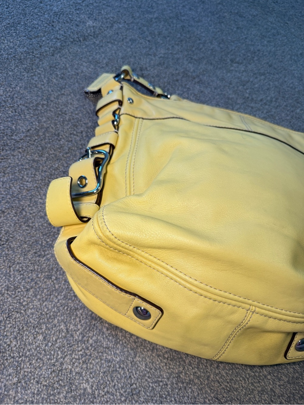 Vintage Coach Zoe Large Leather Hobo Buckle Shoulder Bag F12669 in Yellow - Picture 6 of 10